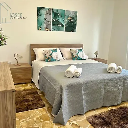 Josef House דירה *
